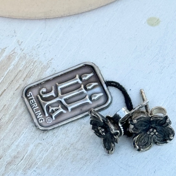 Vintage Retired Rare James Avery Dogwood Post Earrings - Sterling Silver .925 - Picture 9 of 11